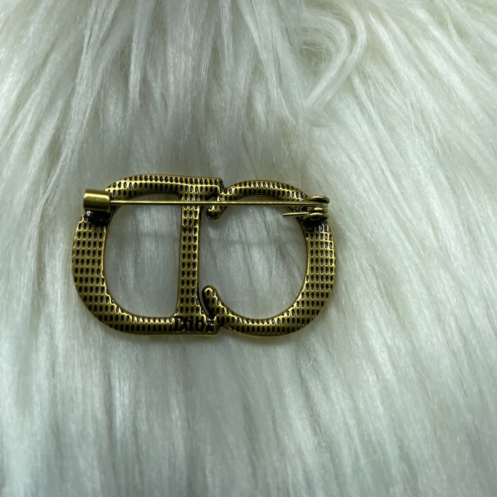Brooch